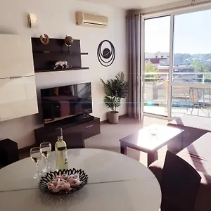Elena's Lux - Town & Sea View - Atlantis , Sarafovo Bulgaristan